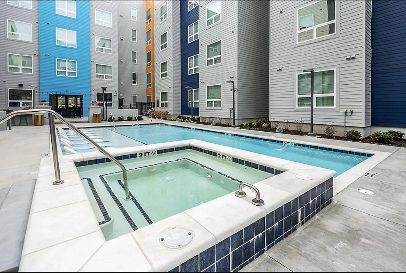 Landing At The Nine At Memphis - 4 Bedrooms In University