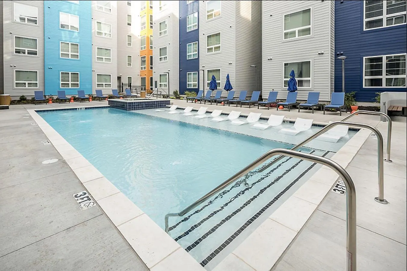 Apartment Landing At The Nine At Memphis - 4 Bedrooms In University