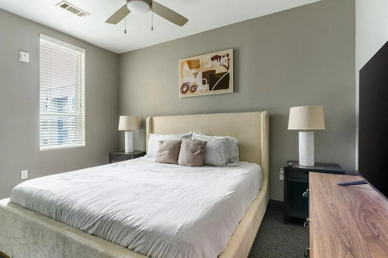 Apartment Landing At The Nine At Memphis - 4 Bedrooms In University
