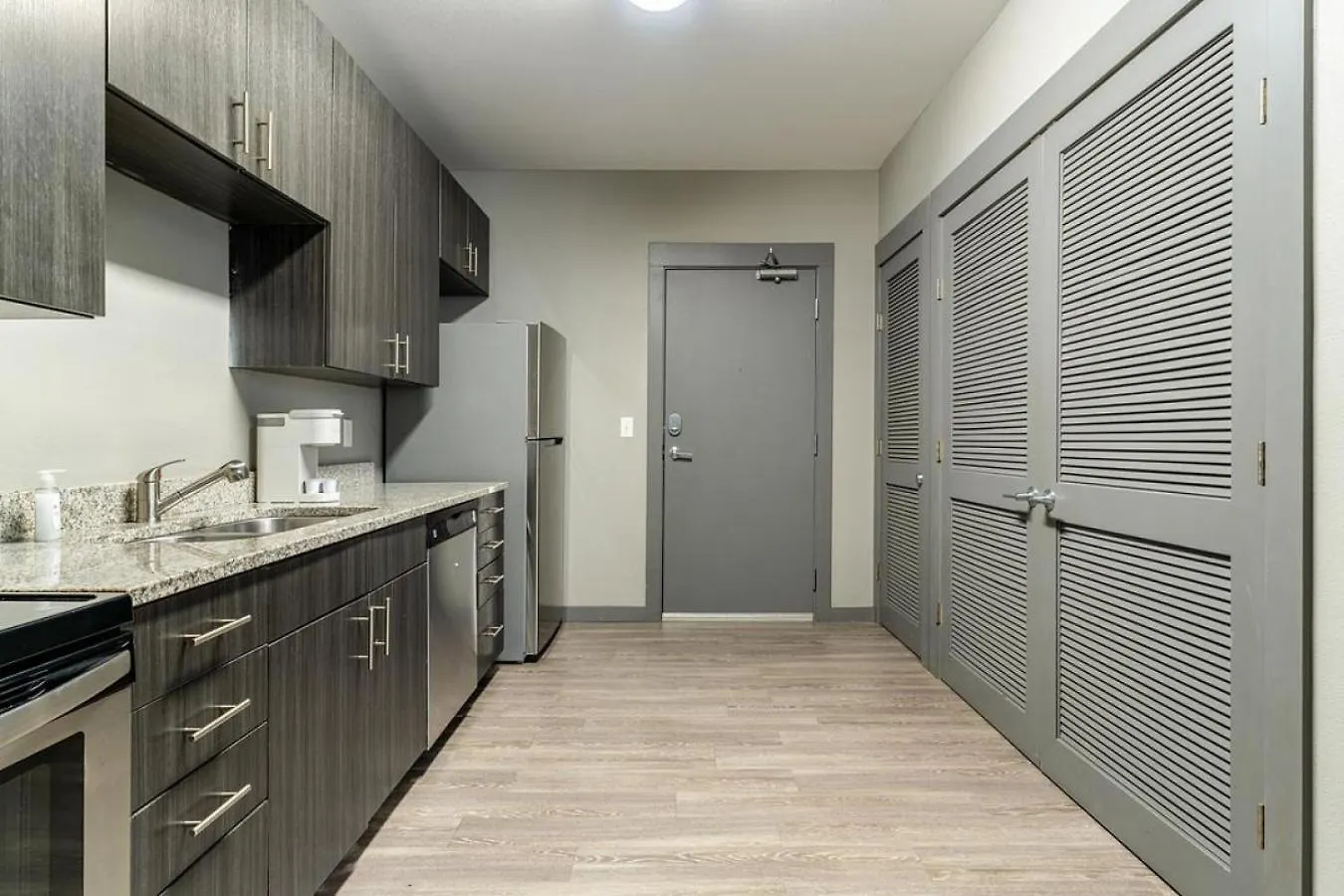 Landing At The Nine At Memphis - 4 Bedrooms In University 0*,  United States